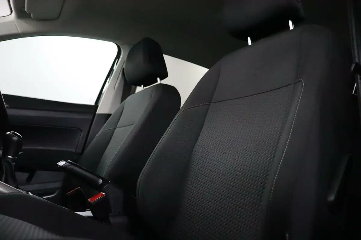 2021-volkswagen-polo-10-match-big-38