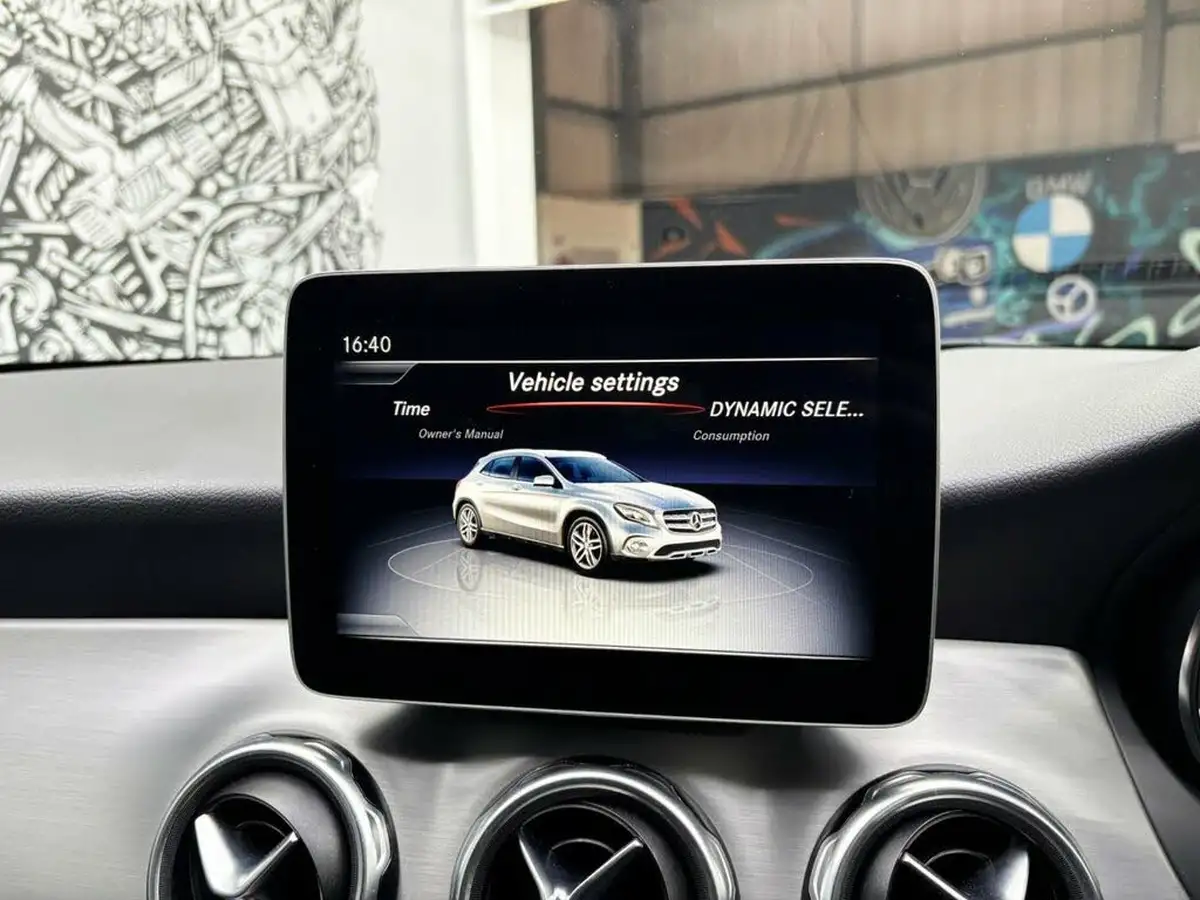 2020-mercedes-benz-gla-class-16-gla-180-amg-line-edition-7g-dct-big-17