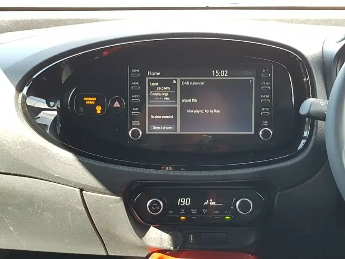 2022-toyota-aygo-x-10-vvt-i-edge-big-9