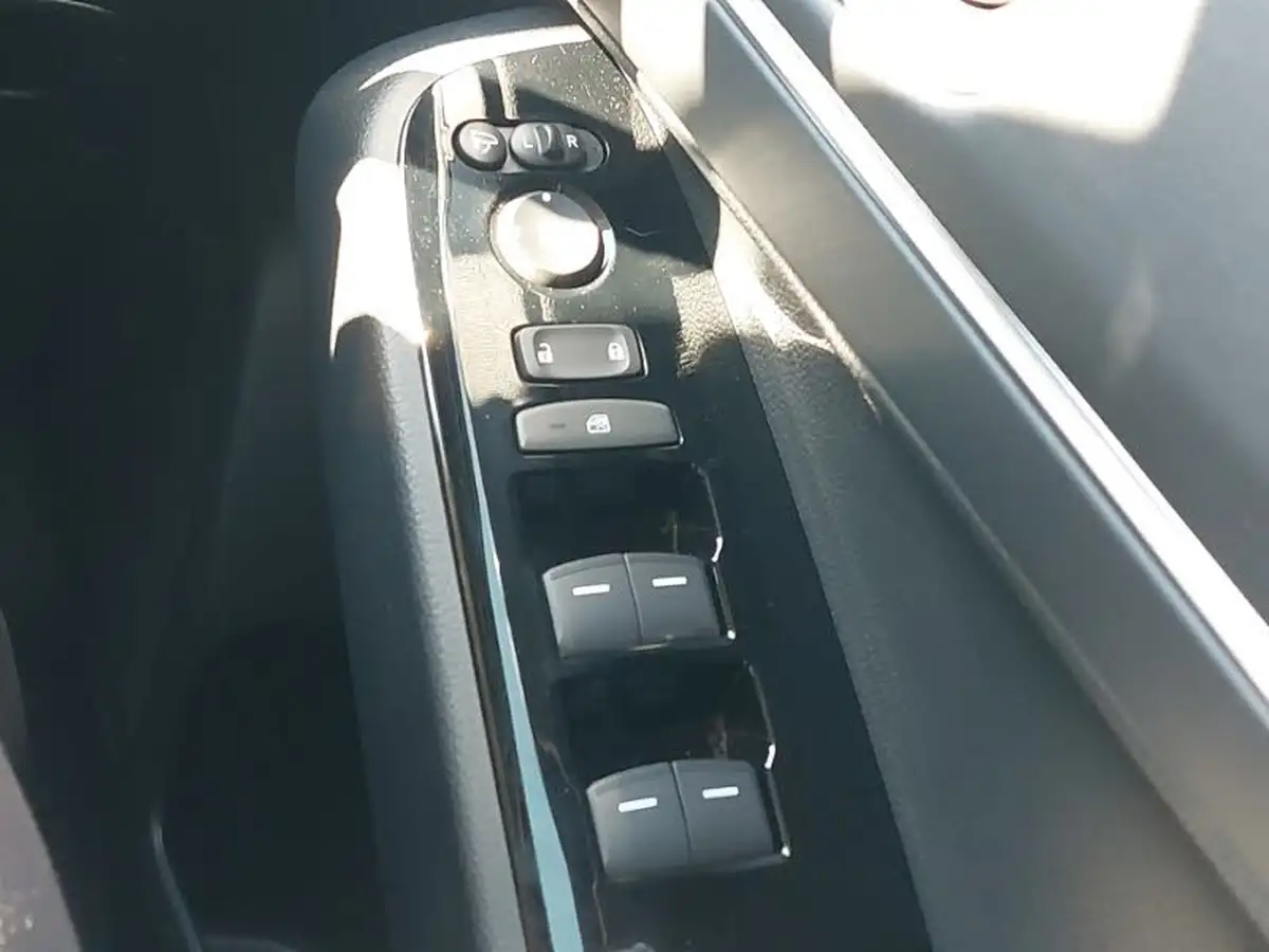 2022-honda-hr-v-15-i-mmd-advance-big-18