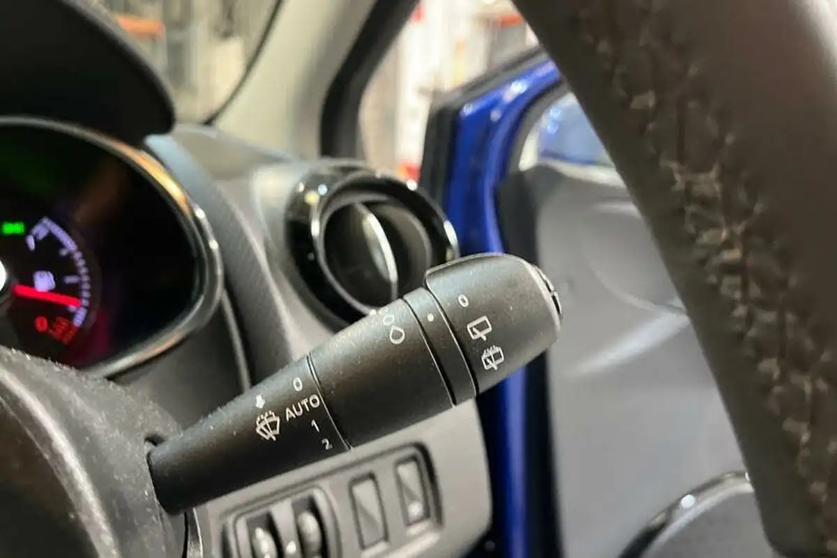2019-renault-clio-09-tce-iconic-75ps-big-14