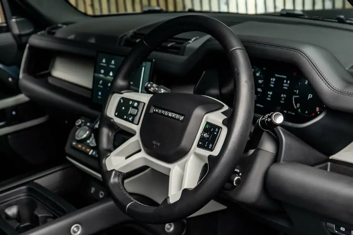 2023-land-rover-90-defender-30-d250-x-dynamic-hse-big-27