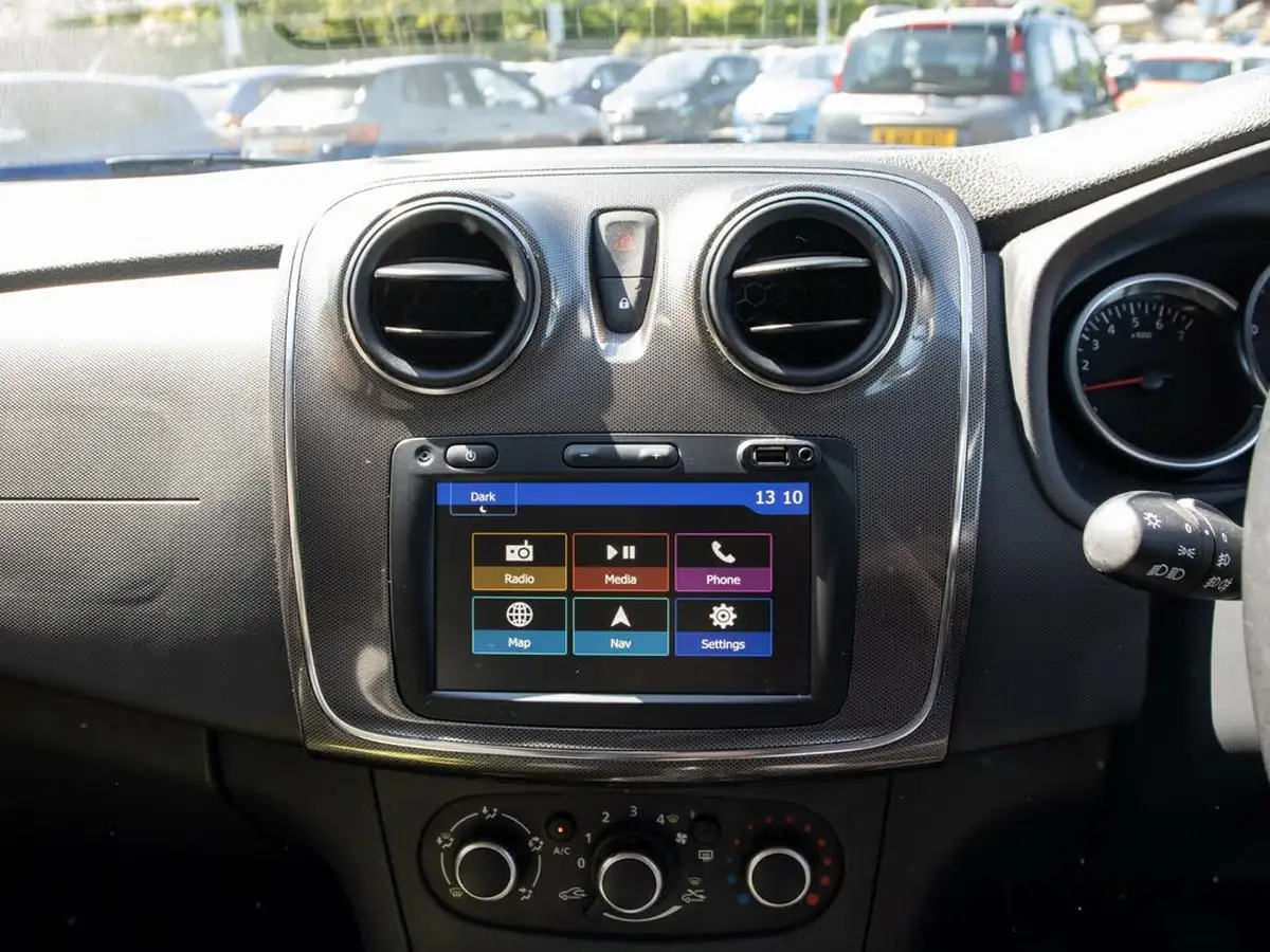 2020-dacia-logan-mcv-stepway-09-tce-comfort-big-21