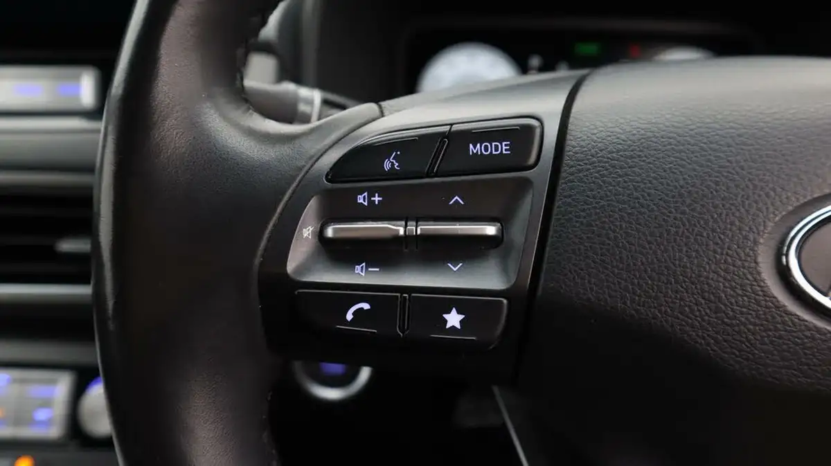 2021-hyundai-kona-e-ultimate-big-24