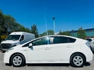 2011-toyota-prius-small-13