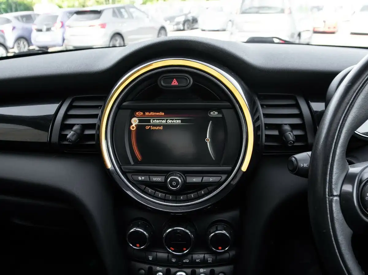 2017-mini-cooper-20-cooper-s-ss-hatchback-5d-big-23