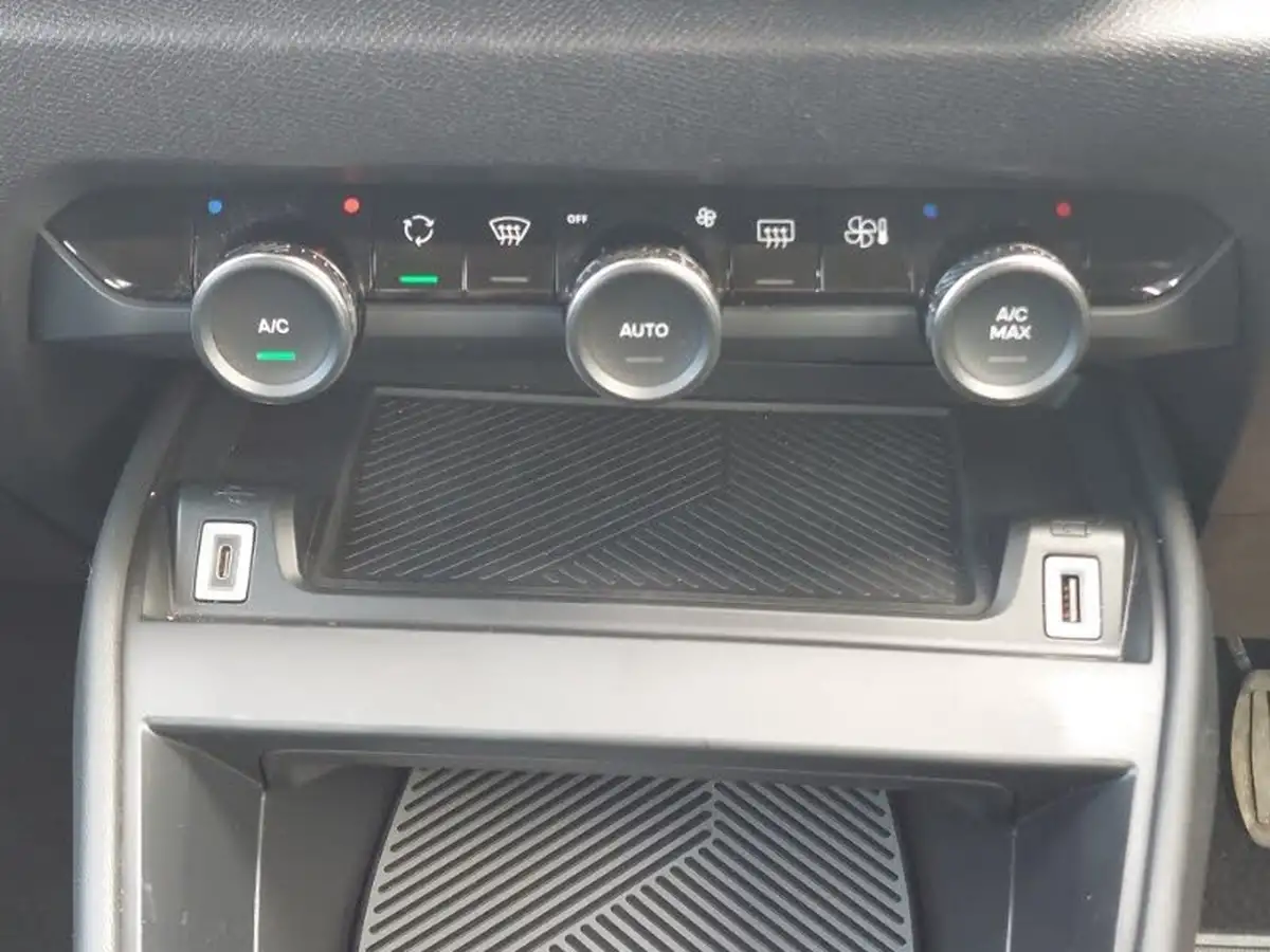 2022-citroen-c4-12-puretech-sense-big-15