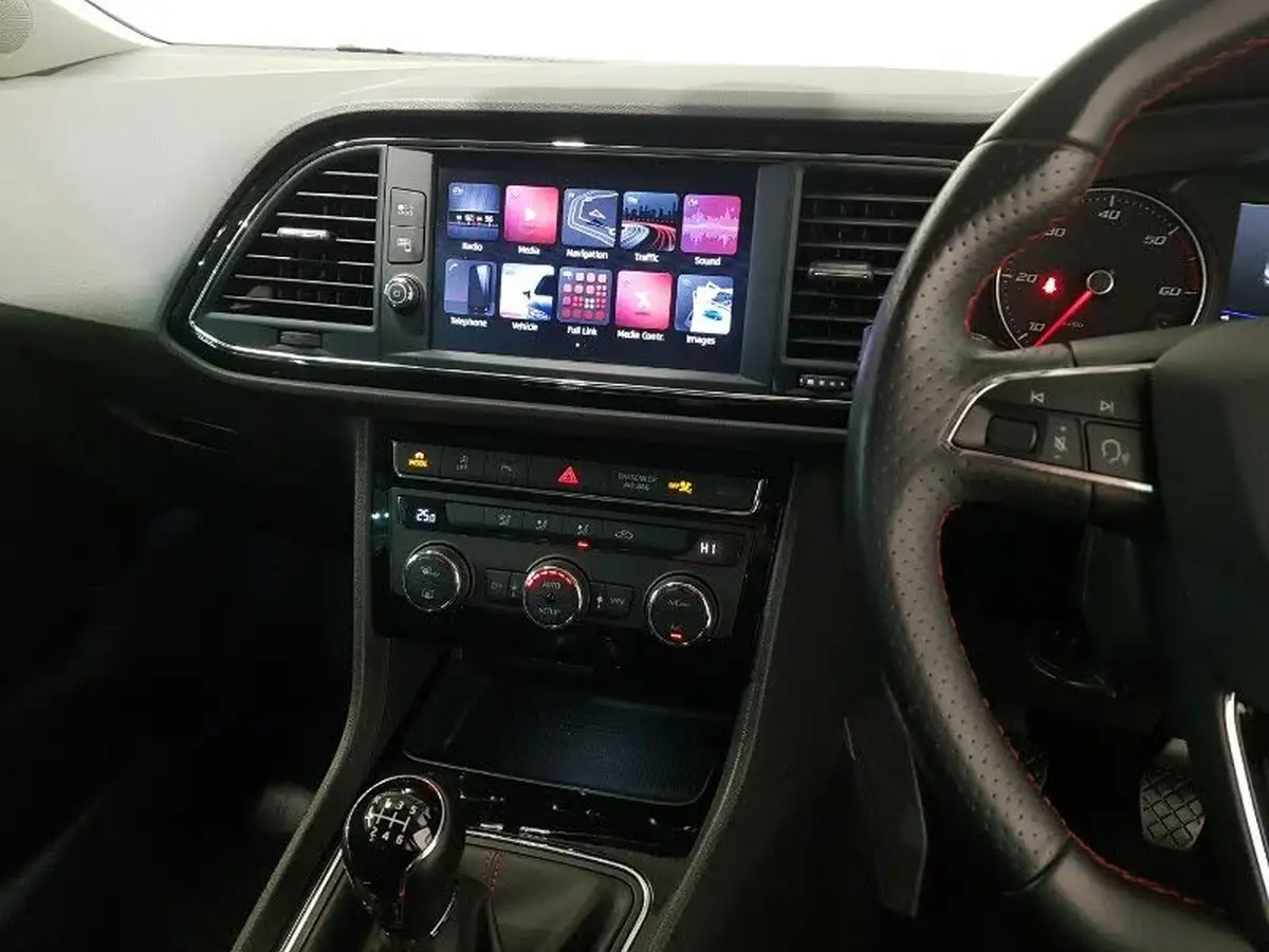 2019-seat-leon-20tdi-fr-hatchback-big-10