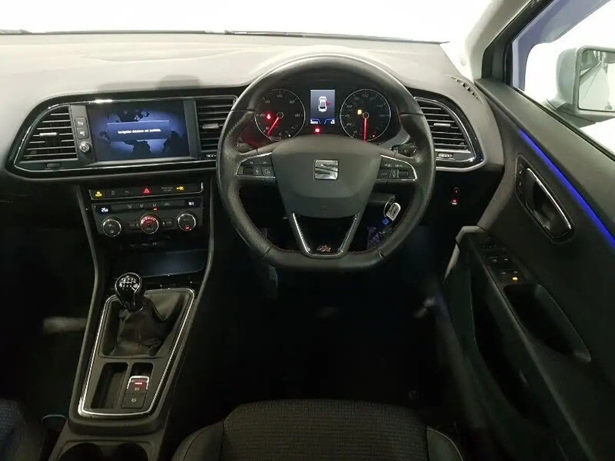 2019-seat-leon-20tdi-fr-hatchback-big-6