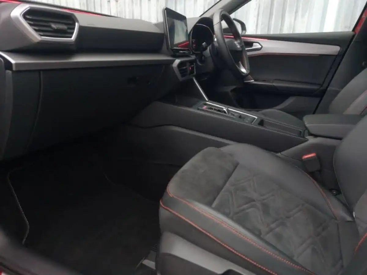 2021-seat-leon-10-etsi-evo-fr-sport-hatchback-big-4