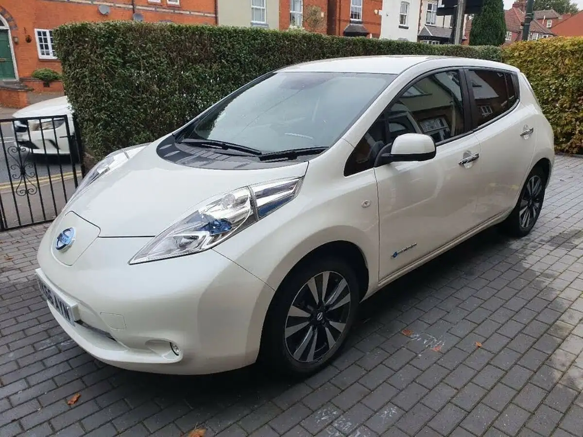 2016-nissan-leaf-e-tekna-30kwh-big-0