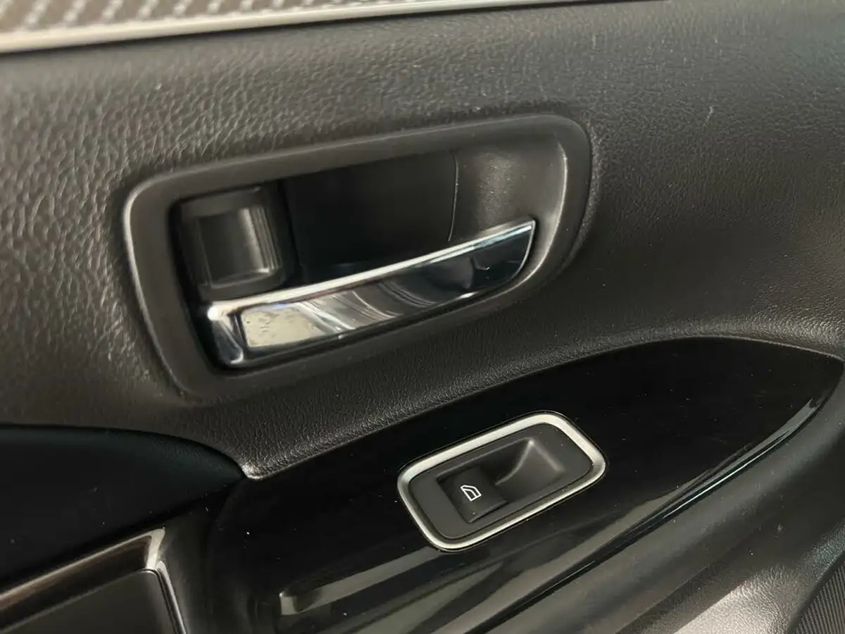 2021-mitsubishi-outlander-24-dynamic-safety-phev-big-16