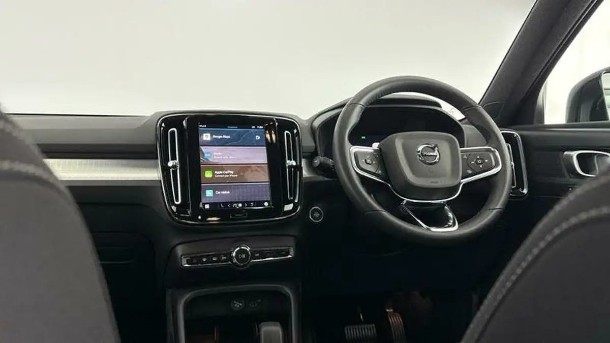 2022-volvo-xc40-20-b4-plus-awd-big-25