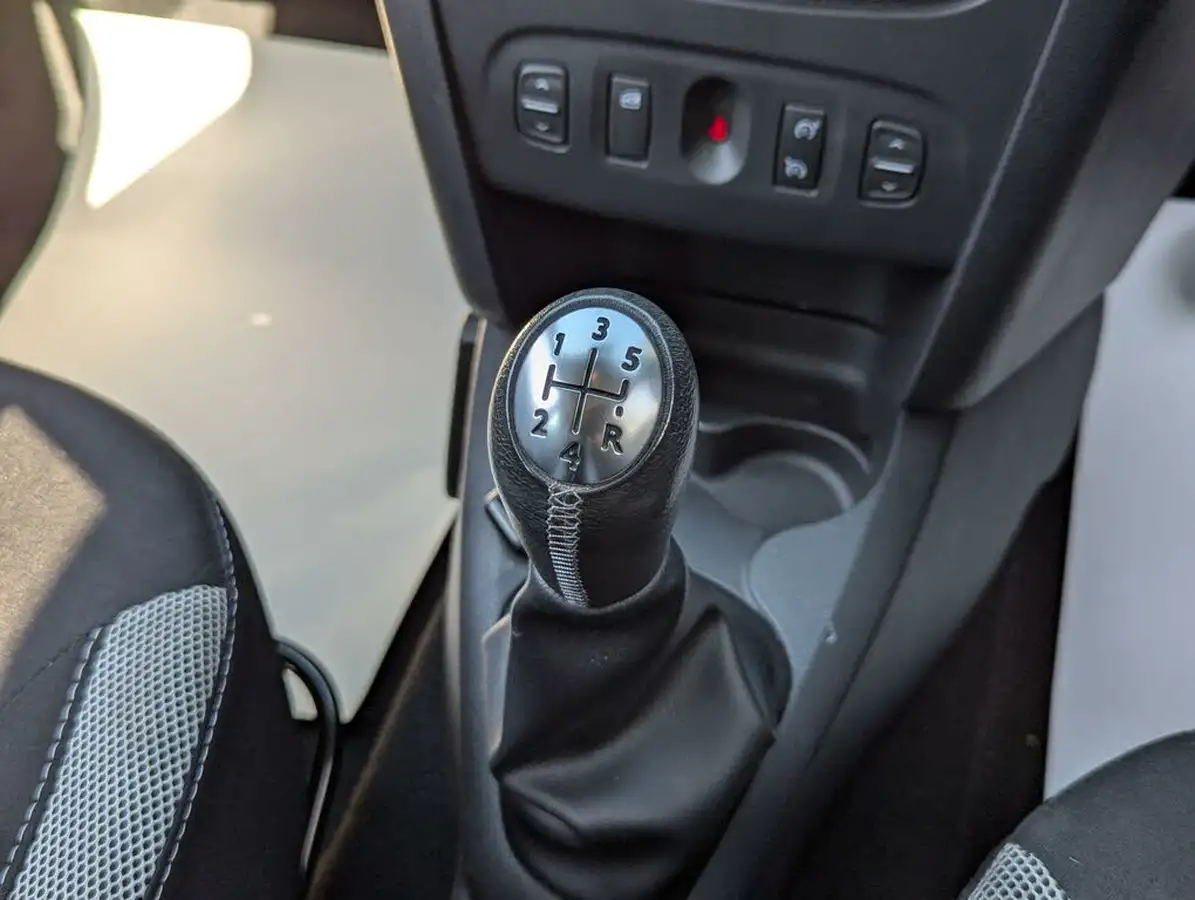 2017-dacia-sandero-stepway-09-tce-laureate-big-7