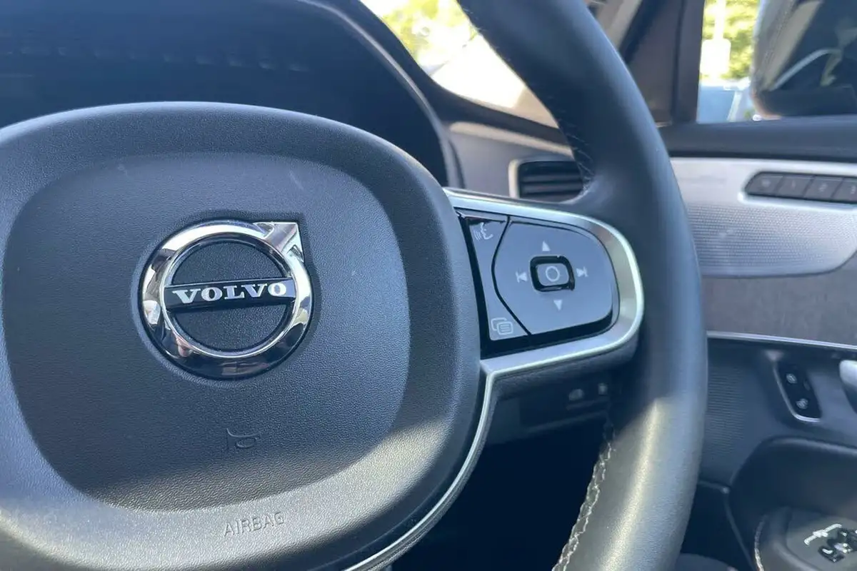 2023-volvo-xc90-20-t8-ultimate-dark-big-37