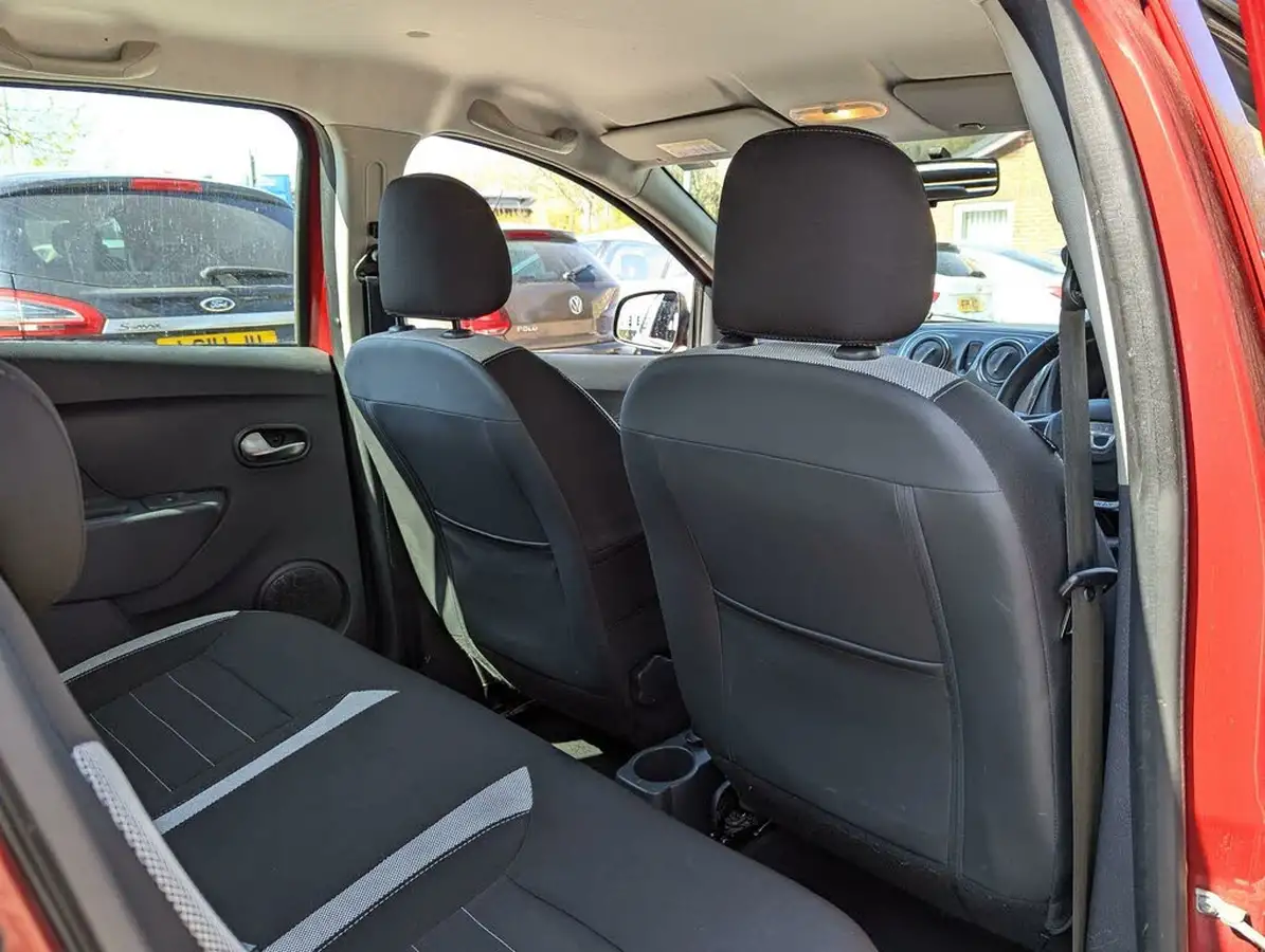 2017-dacia-sandero-stepway-09-tce-laureate-big-35