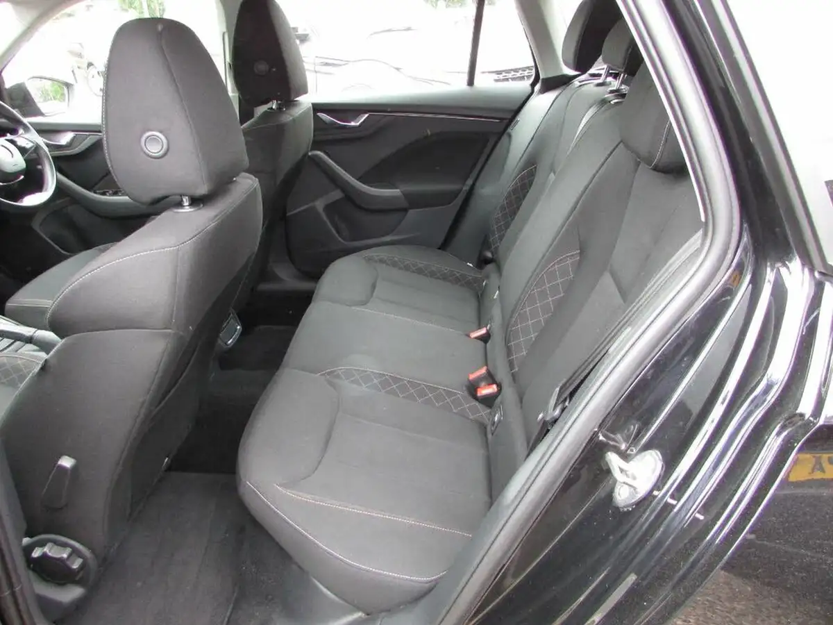 2020-skoda-kamiq-15-tsi-se-dsg-big-11