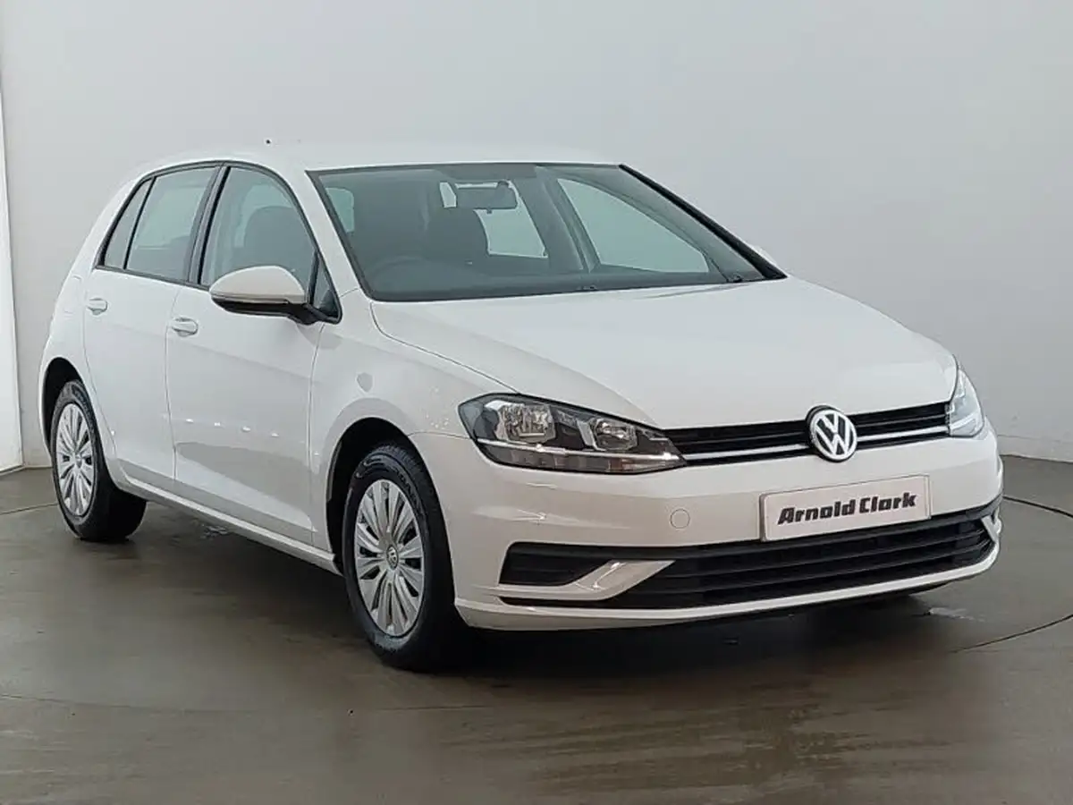 2020-volkswagen-golf-16tdi-s-hatchback-5d-big-0
