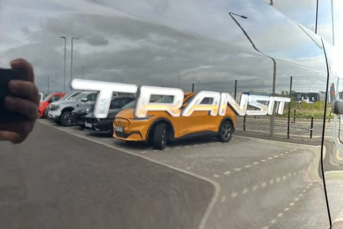 2024-ford-transit-20tdci-350-l4h3-leader-170pseu6d-panel-van-big-18