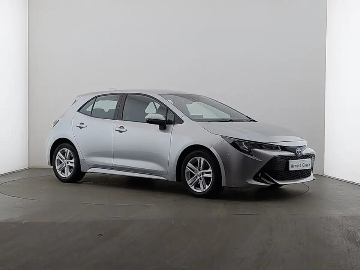2022-toyota-corolla-20-vvt-i-icon-tech-hatchback-big-0