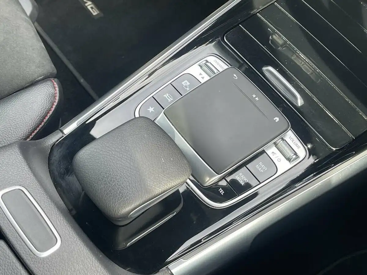 2020-mercedes-benz-glb-class-20d-glb220d-amg-line-premium-5-big-25
