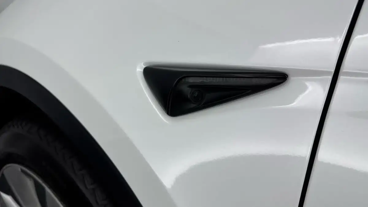 2023-tesla-model-y-e-rwd-big-28