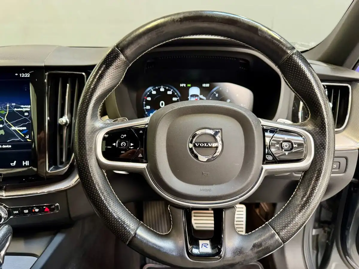 2018-volvo-xc60-20td-d5-r-design-powerpulse-4x4-big-12