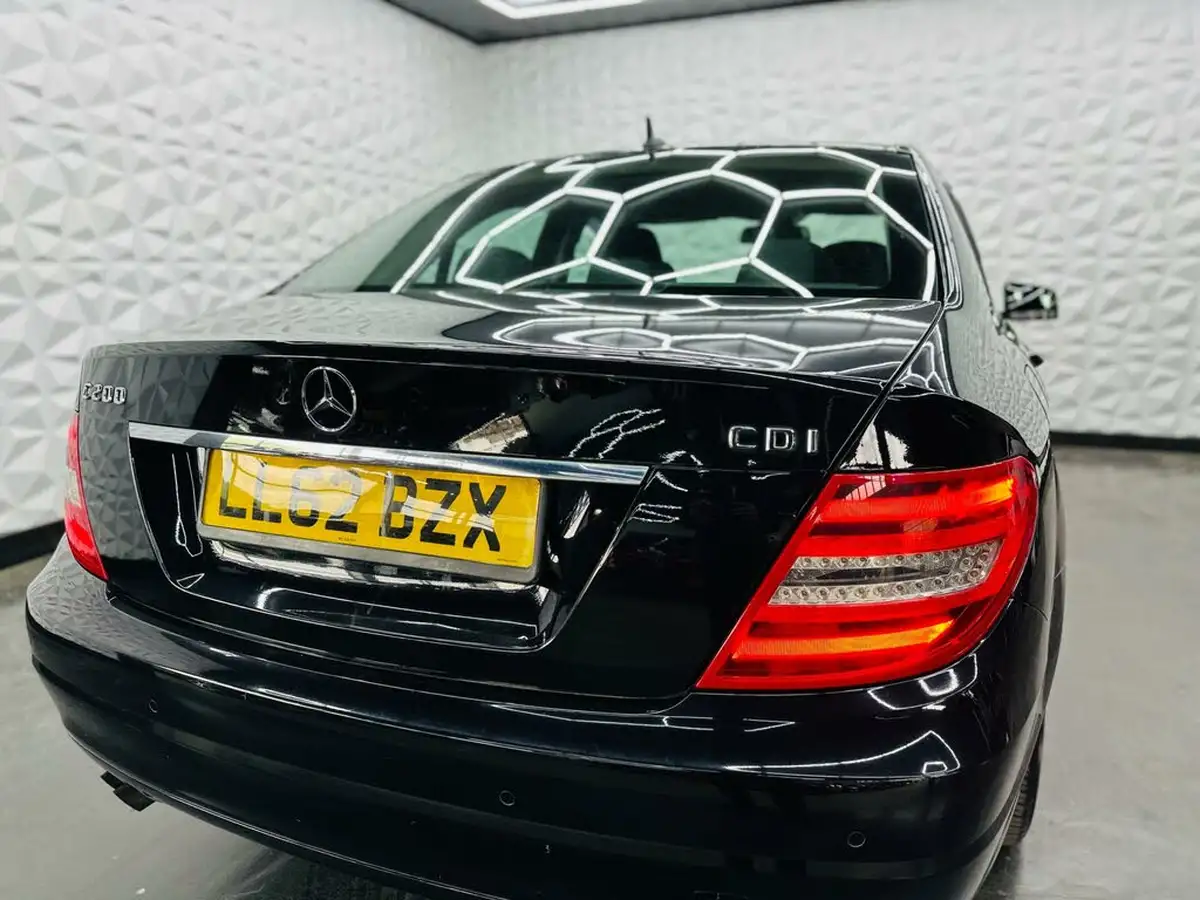 2012-mercedes-benz-c-class-21cdi-c200-cdi-executive-se-saloon-4d-big-12