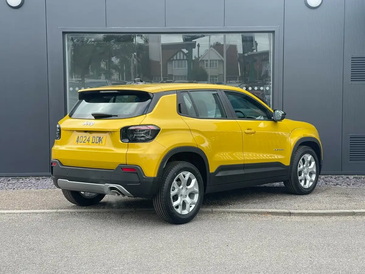 2024-jeep-avenger-12-gse-altitude-big-5