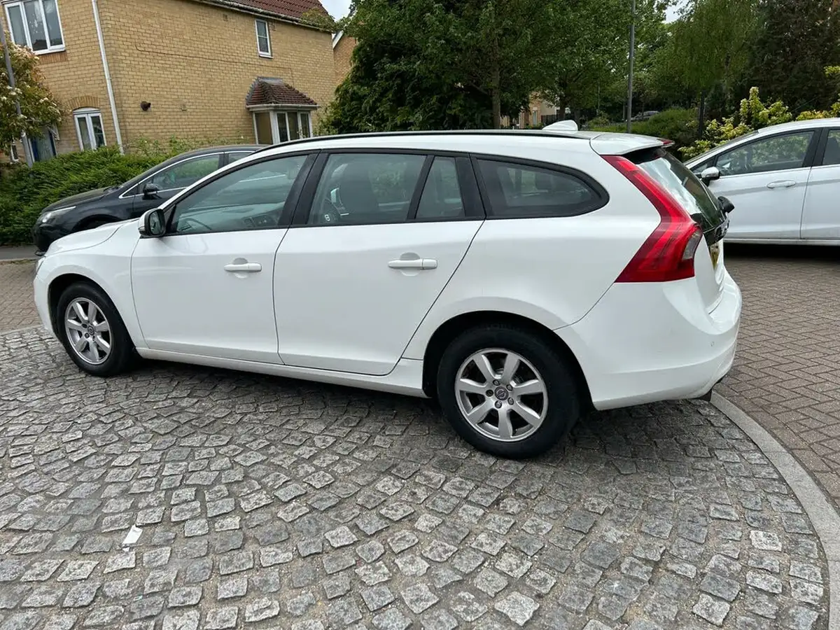 2014-volvo-v60-16td-d2-business-edition-powershift-big-5
