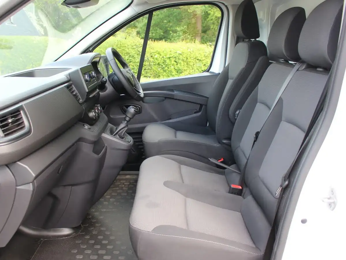 2022-renault-trafic-20dci-sl28-130-business-big-25