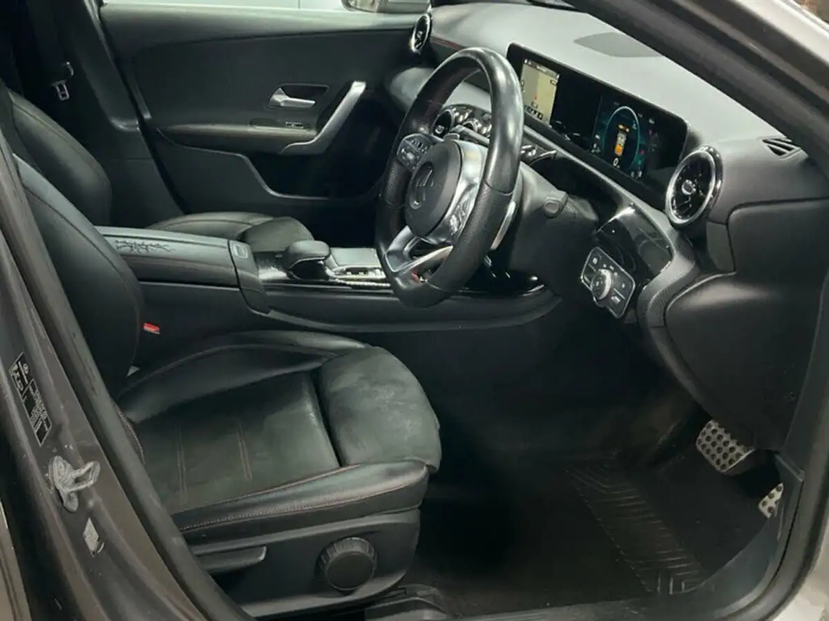 2018-mercedes-benz-a-class-13-a200-amg-line-ss-hatchback-5d-7g-dct-big-4