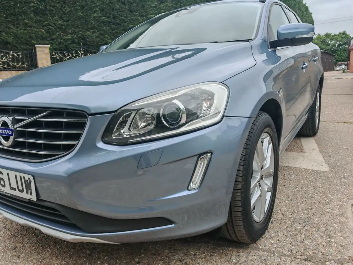 2016-volvo-xc60-20td-d4-se-lux-nav-big-5