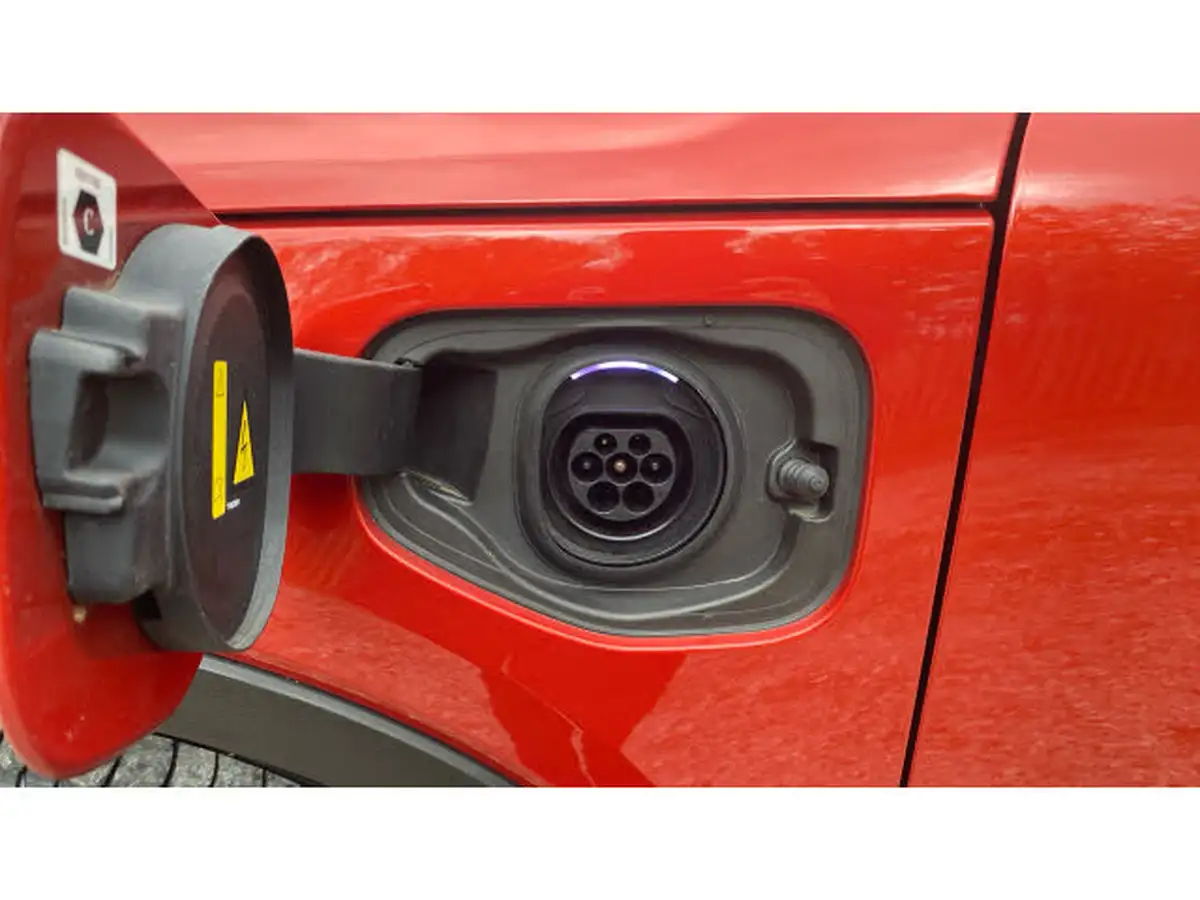 2022-volvo-xc40-15-t4-r-design-big-38