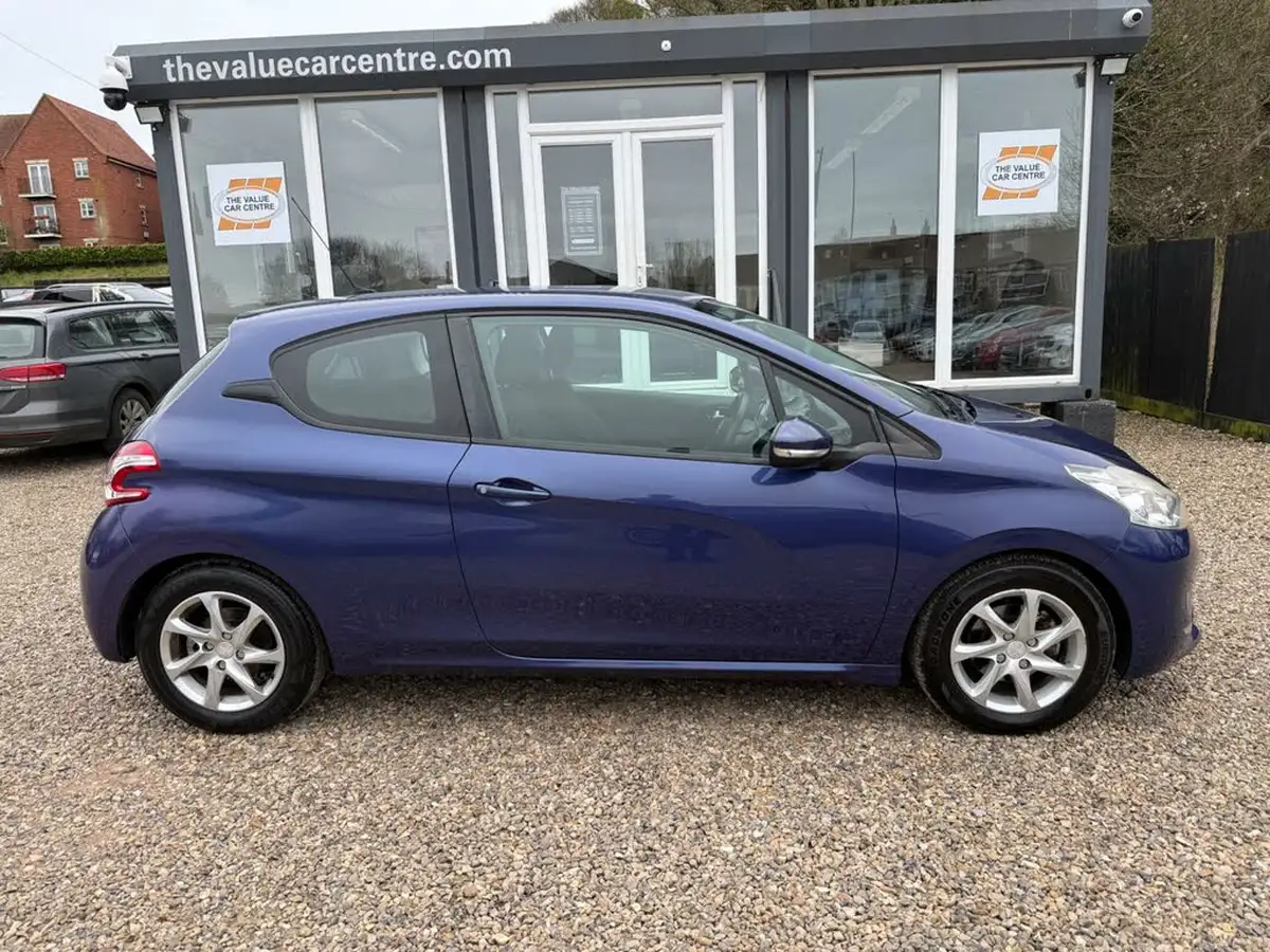 2012-peugeot-208-14-active-3d-big-1