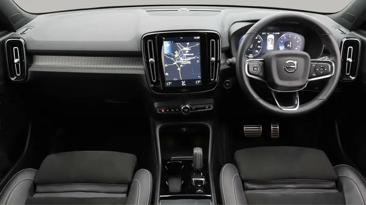 2022-volvo-xc40-15-t3-r-design-auto-big-13