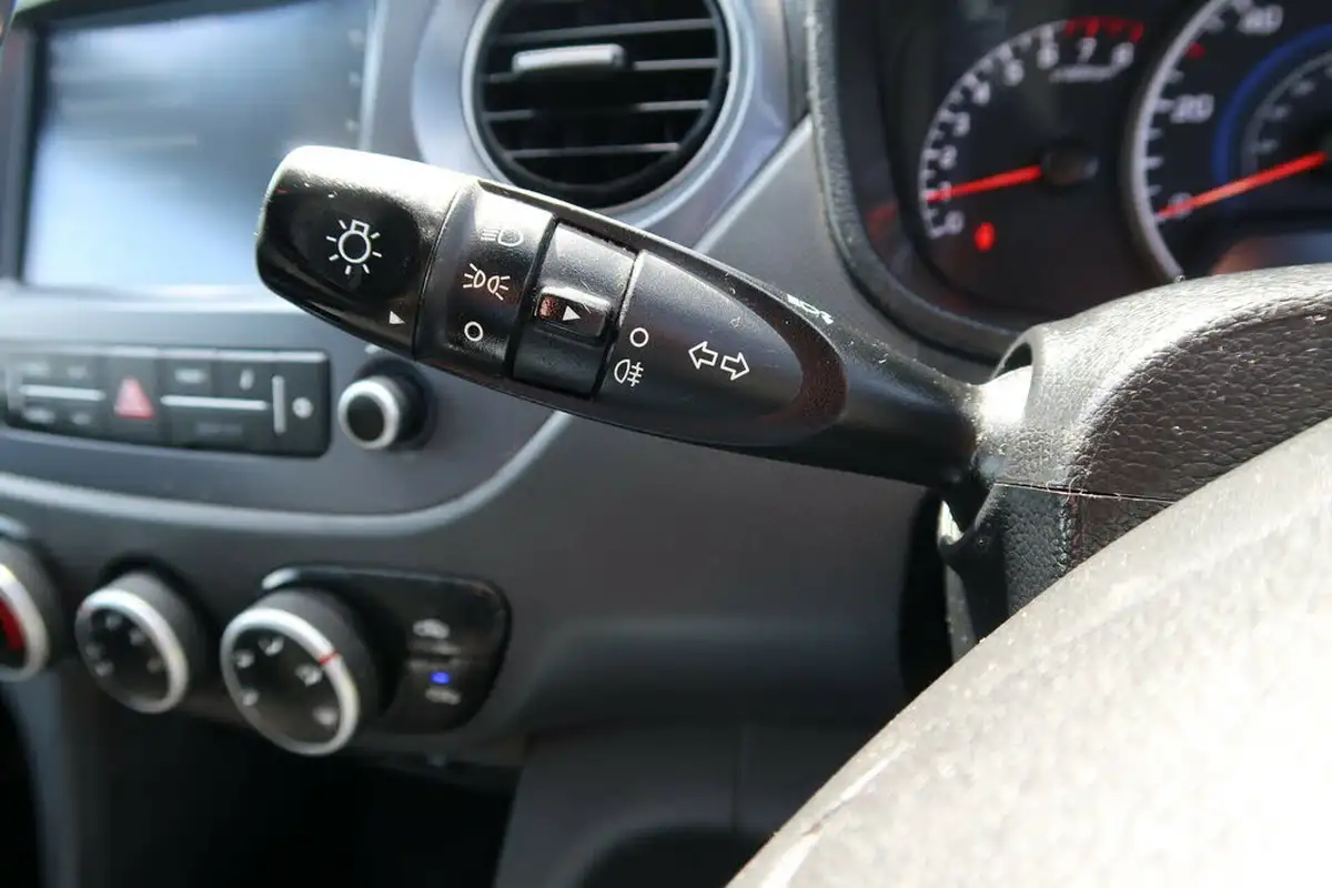 2018-hyundai-i10-10-go-se-66ps-big-44