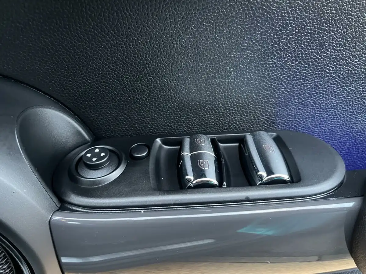 2019-mini-cooper-15-cooper-classic-convertible-2d-big-39