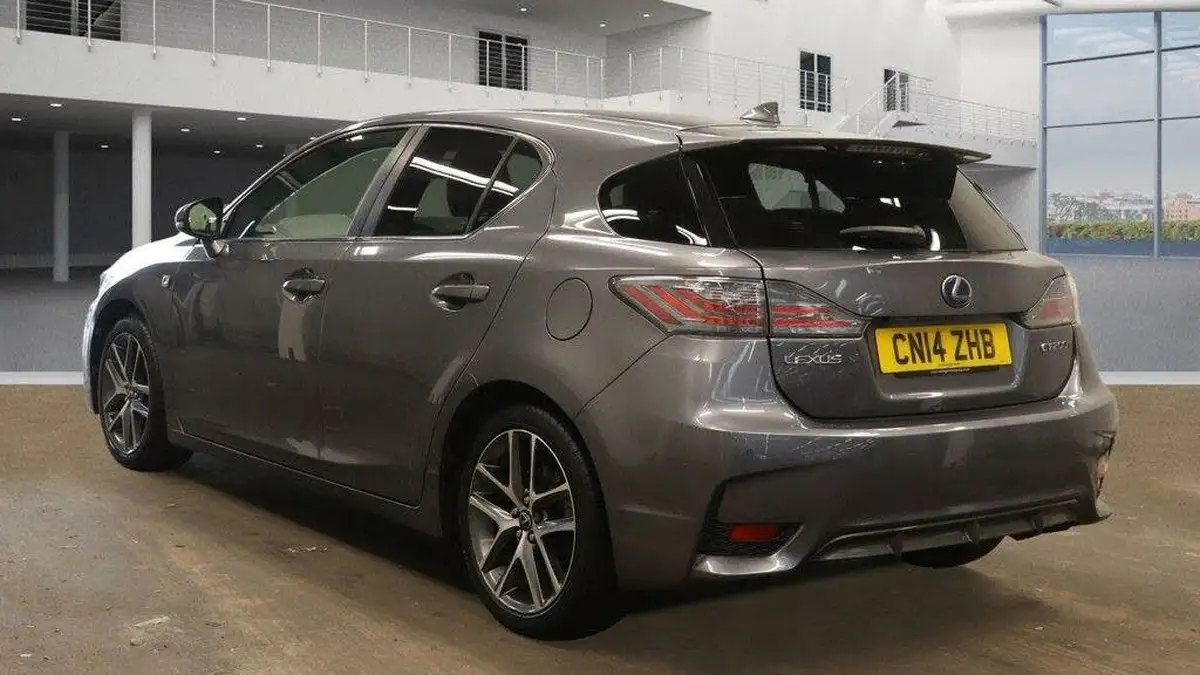 2014-lexus-ct-200h-18-f-sport-big-7
