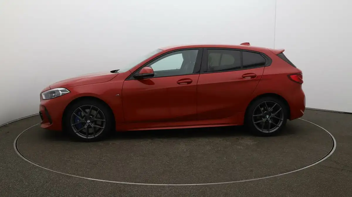 2021-bmw-1-series-20td-118d-m-sport-lcp-big-65