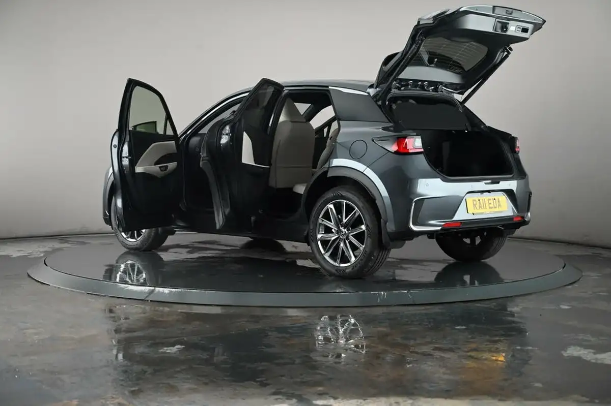2025-lexus-lbx-15-premium-plus-big-58