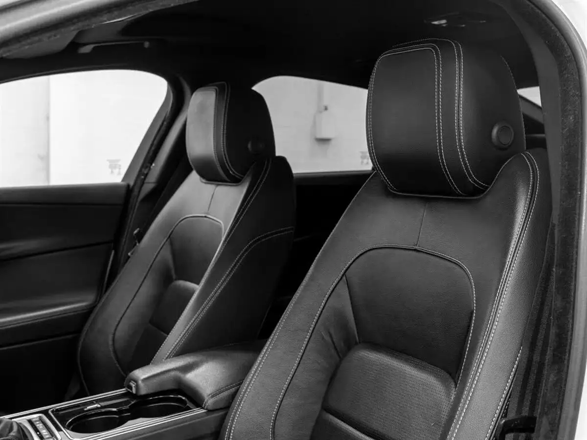 2017-jaguar-xe-20d-r-sport-180ps-1999cc-big-19