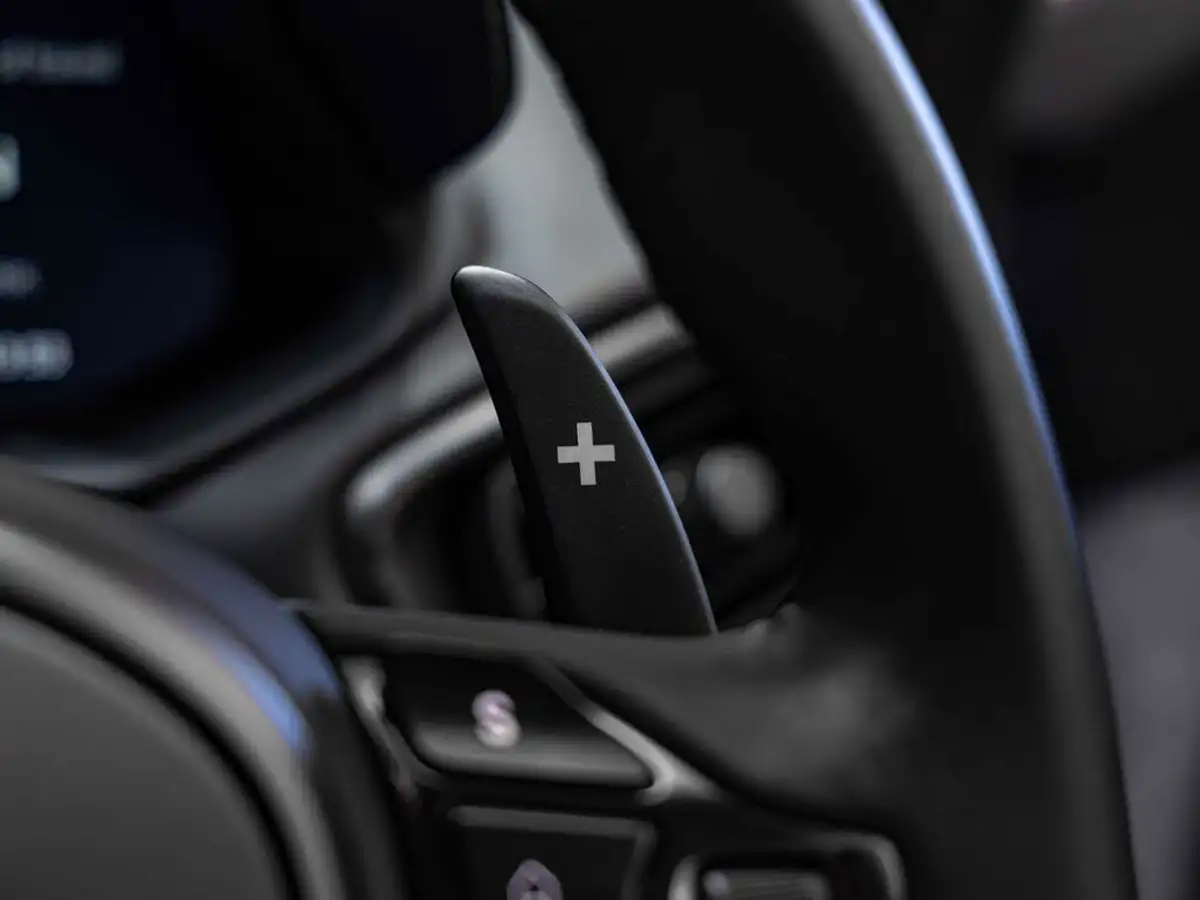 2019-aston-martin-vantage-40-v8-vantage-big-15