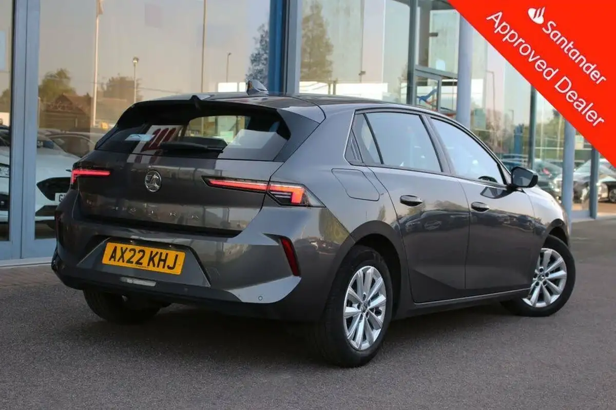 2022-vauxhall-astra-12-turbo-design-130ps-hatchback-auto-big-2