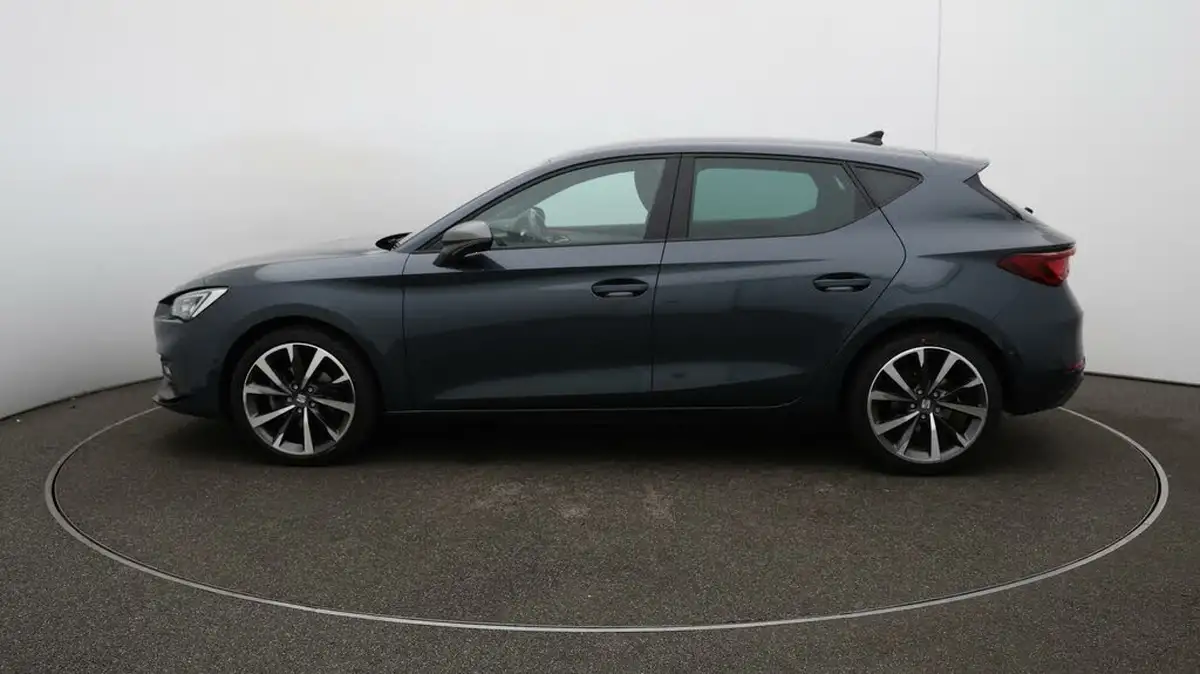 2022-seat-leon-big-64