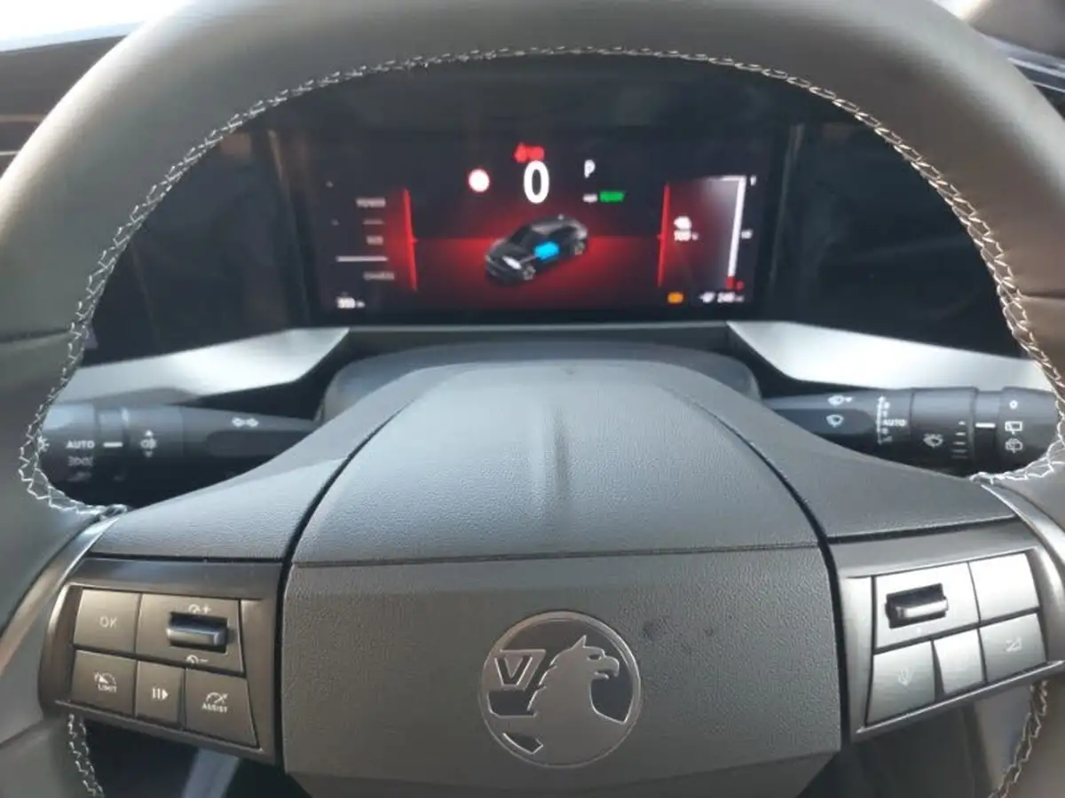 2025-vauxhall-mokka-e-gs-electric-big-14