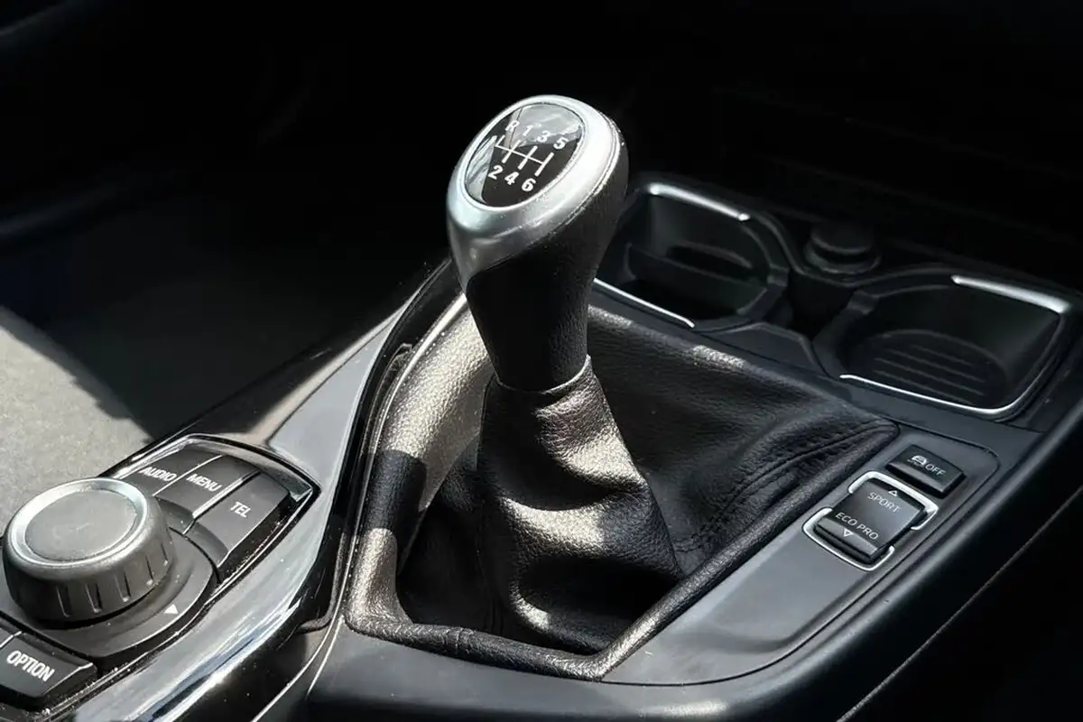 2015-bmw-1-series-15td-116d-sport-116bhp-3d-big-22