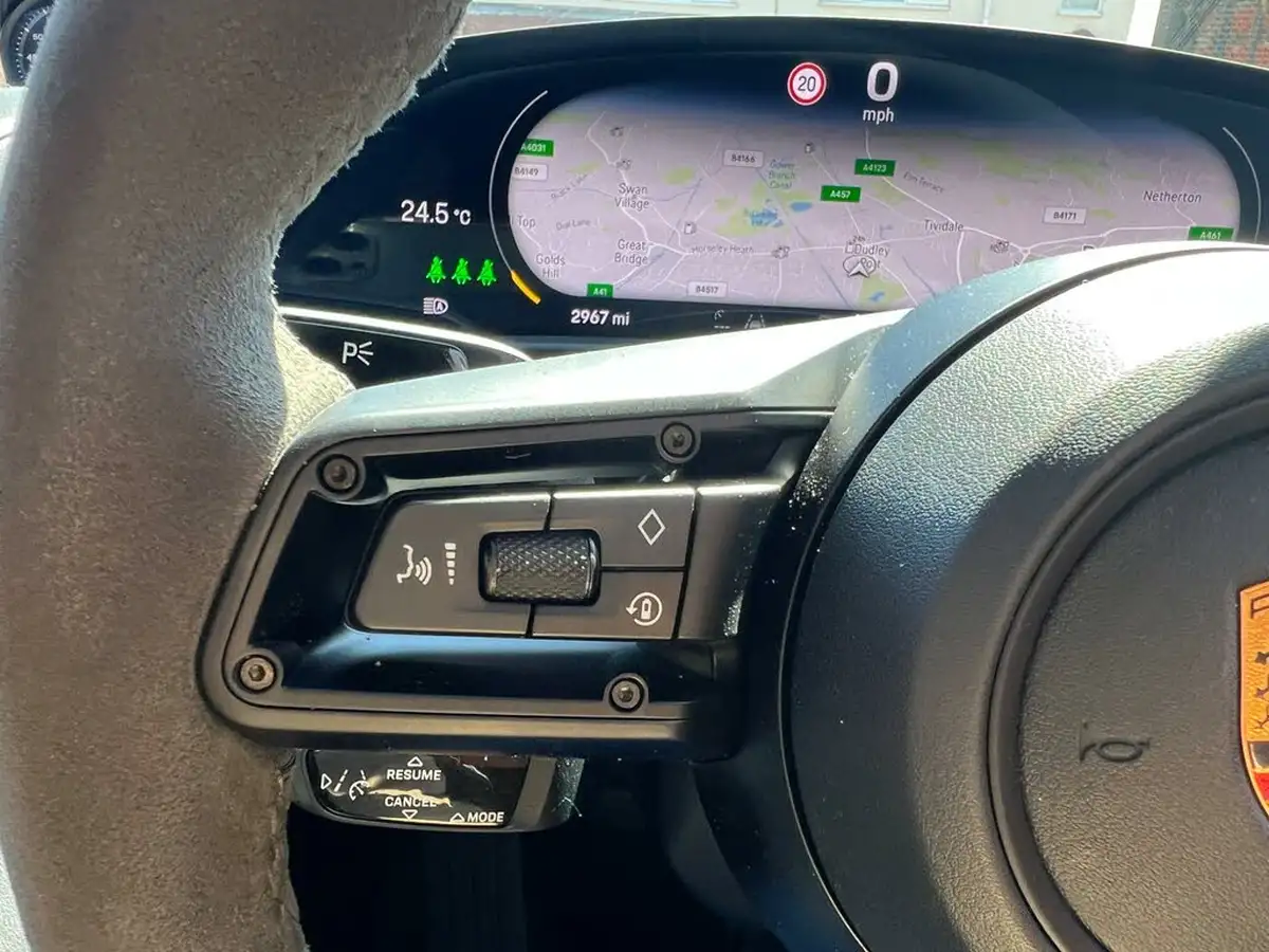2021-porsche-taycan-e-4s-571ps-performance-battery-plus-big-5
