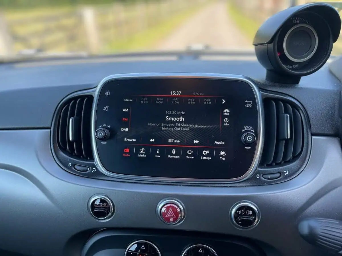 2020-abarth-595-14-tjet-turismo-70th-big-9