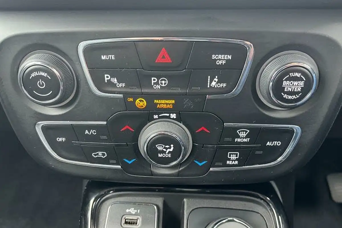 2020-jeep-compass-14-multiair-ii-limited-168bhp-4x4-auto-big-32
